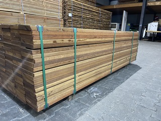 Ca. 63x Guyana Teak Planken Geschaafd, 25x140mm, lengte 215cm